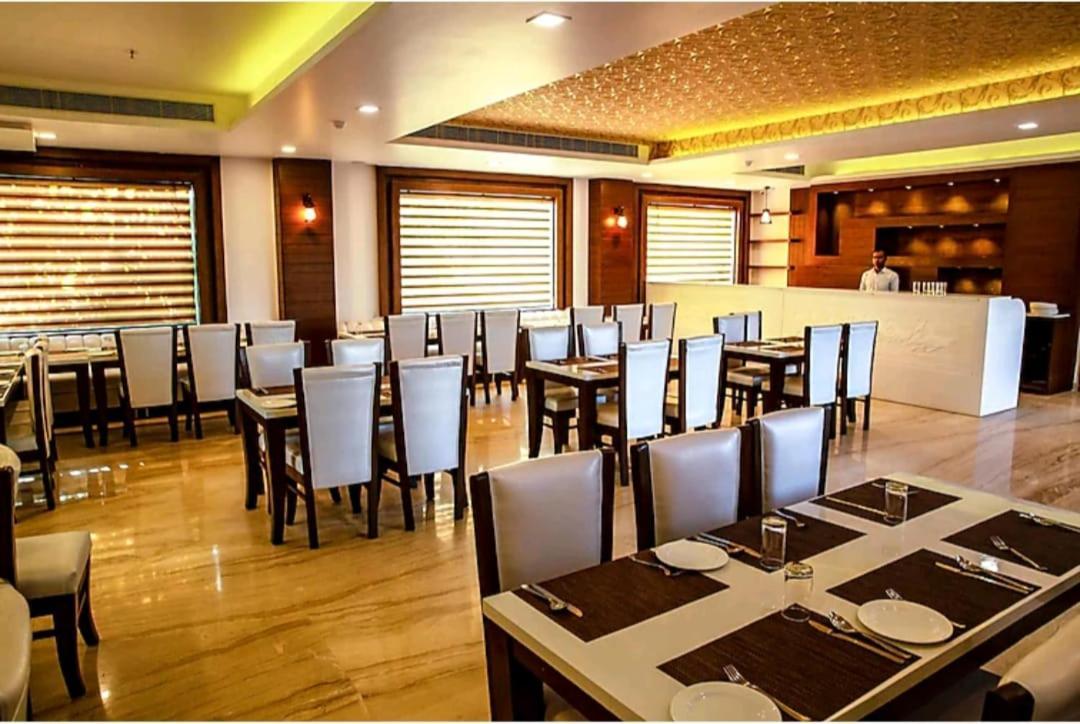 Hotel Agra Grande By Goyal Hoteliers Buitenkant foto
