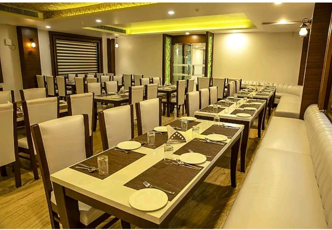 Hotel Agra Grande By Goyal Hoteliers Buitenkant foto