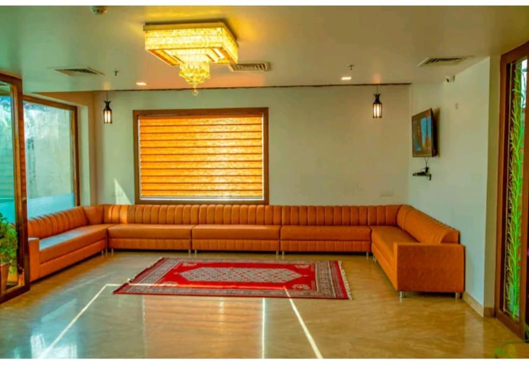 Hotel Agra Grande By Goyal Hoteliers Buitenkant foto
