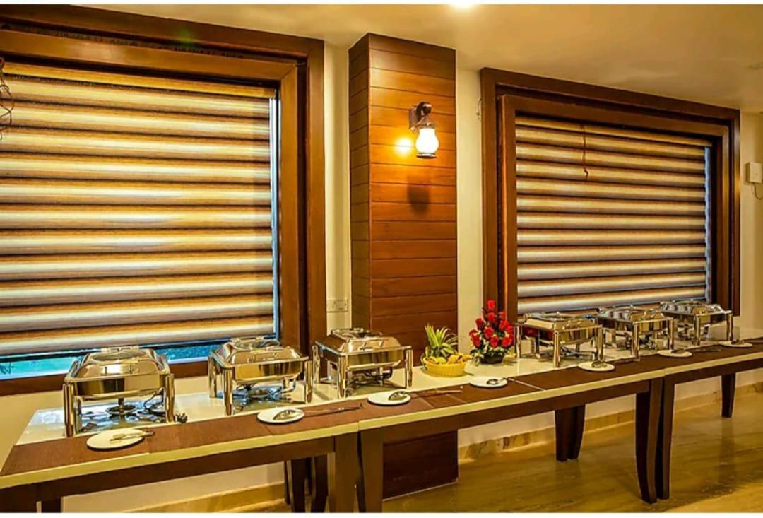 Hotel Agra Grande By Goyal Hoteliers Buitenkant foto
