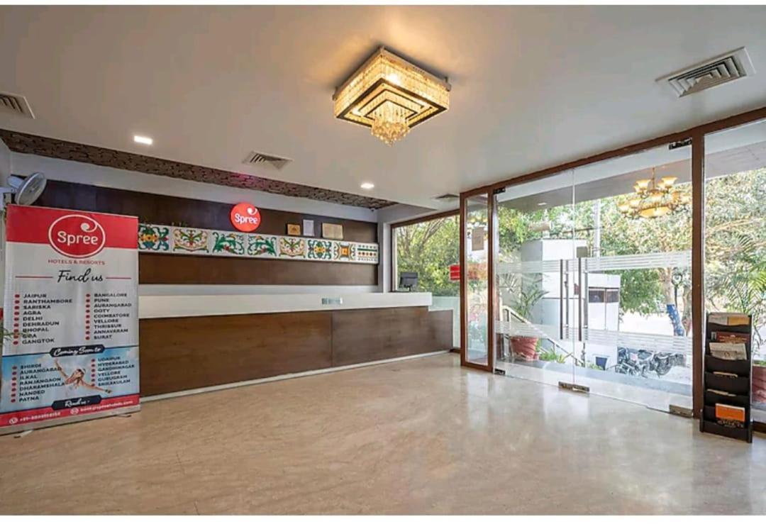 Hotel Agra Grande By Goyal Hoteliers Buitenkant foto