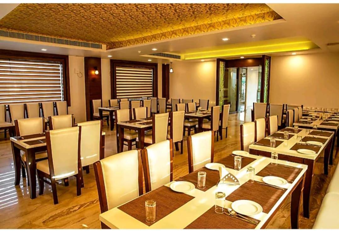 Hotel Agra Grande By Goyal Hoteliers Buitenkant foto