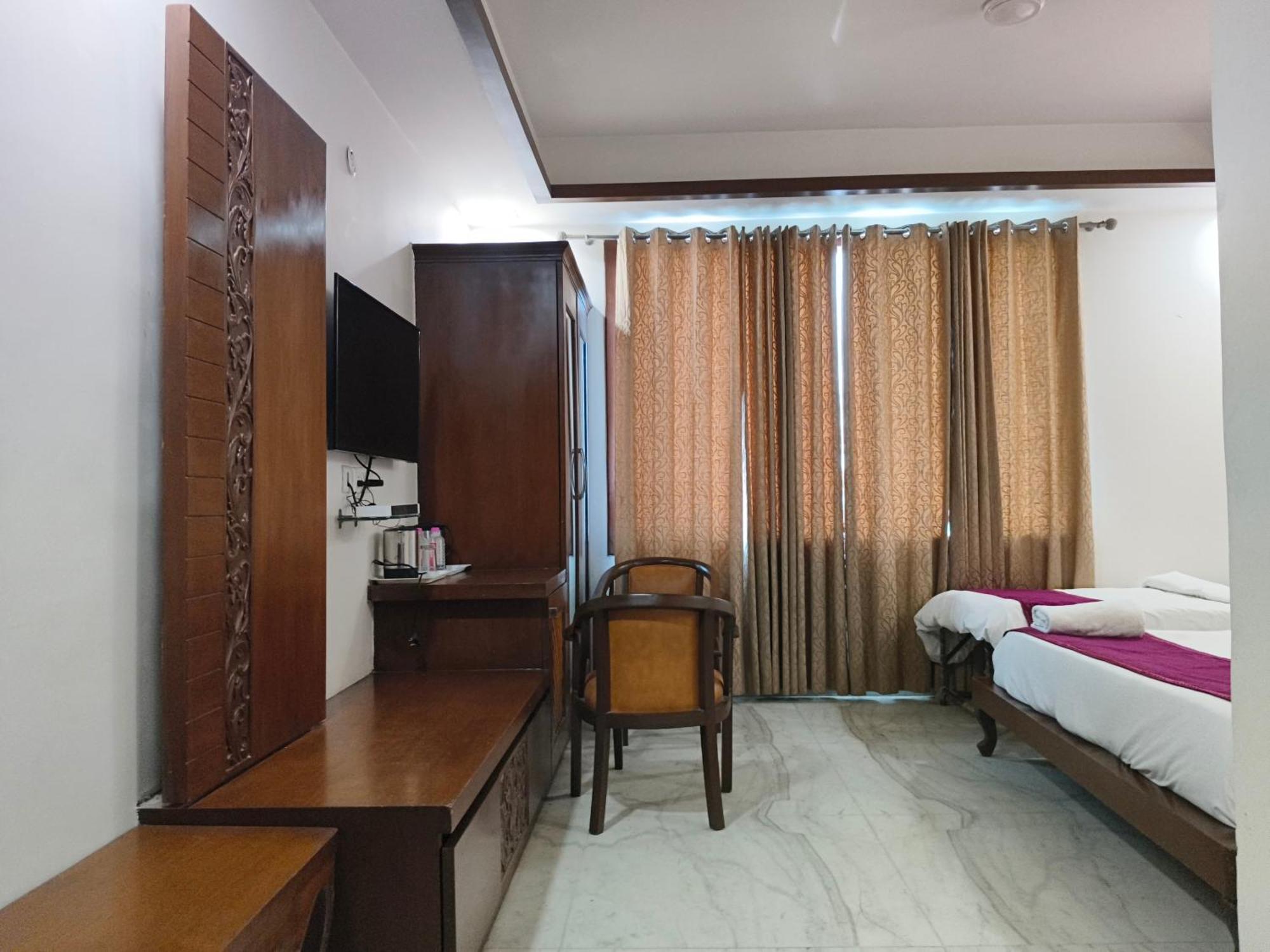 Hotel Agra Grande By Goyal Hoteliers Buitenkant foto