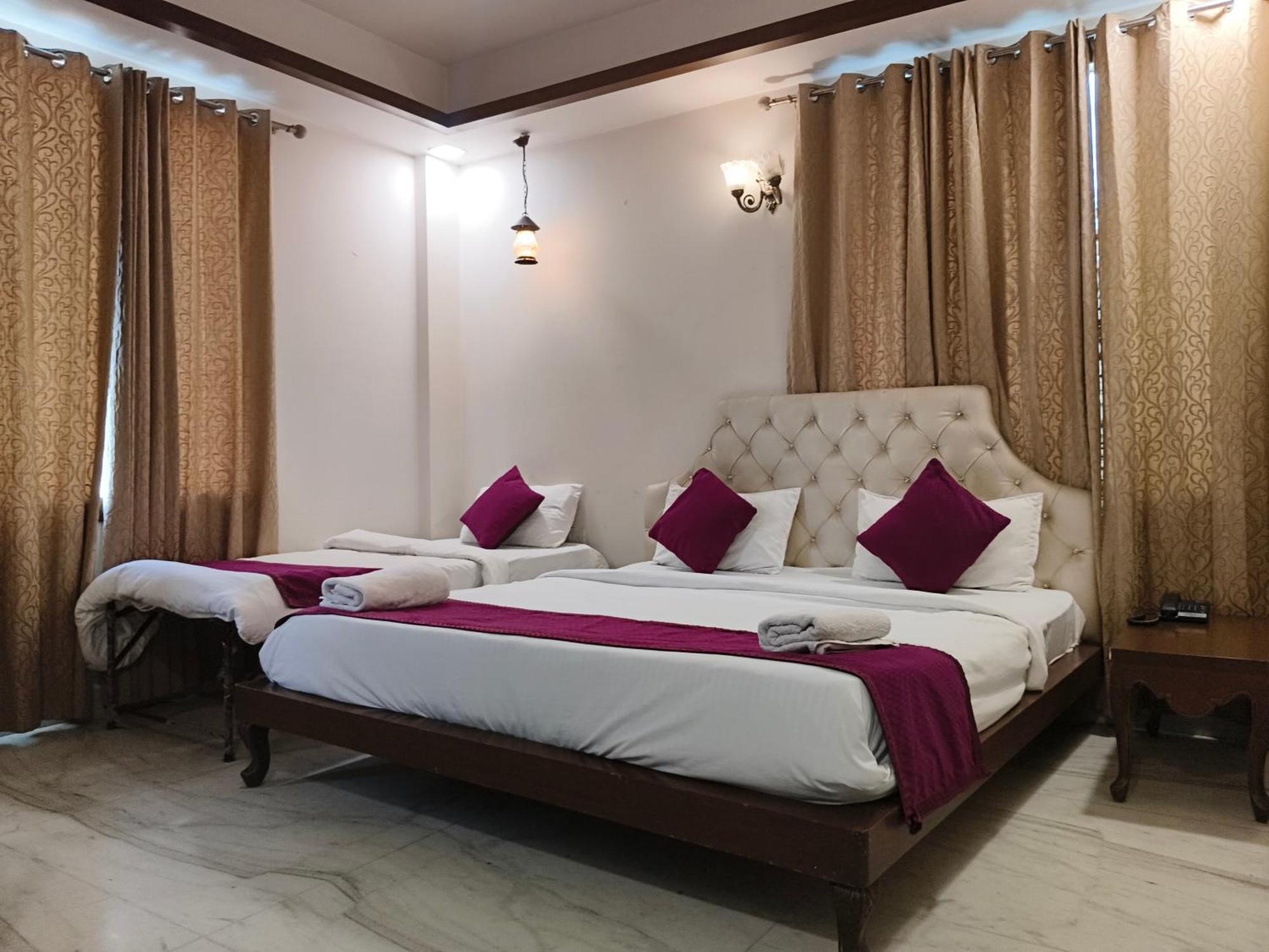 Hotel Agra Grande By Goyal Hoteliers Buitenkant foto
